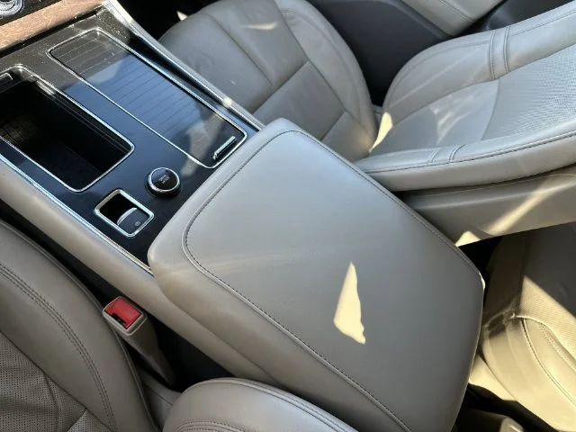 Used 2024 White Lincoln Reserve image 20