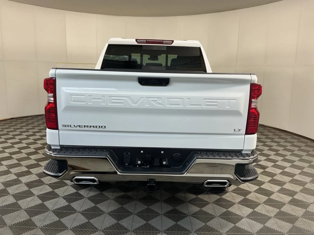New 2026 Summit White Chevrolet LT image 7