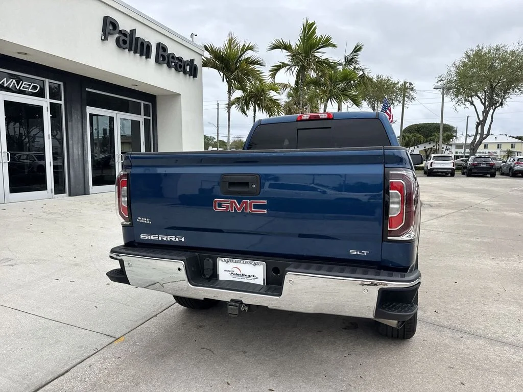 Used 2018 Blue Metallic GMC SLT image 25