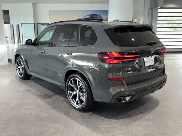 New 2026 Dravit Grey Metallic BMW xDrive50e image 5