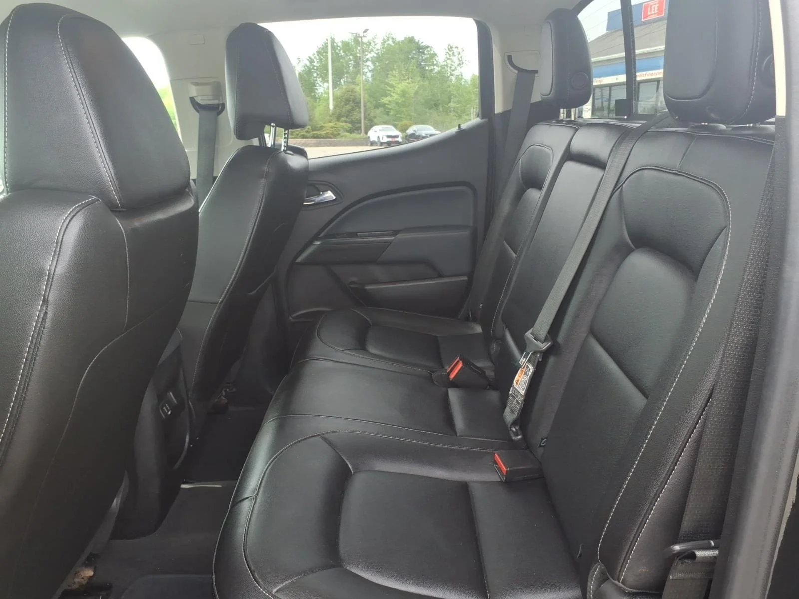 Used 2019 Black Chevrolet Z71 image 15
