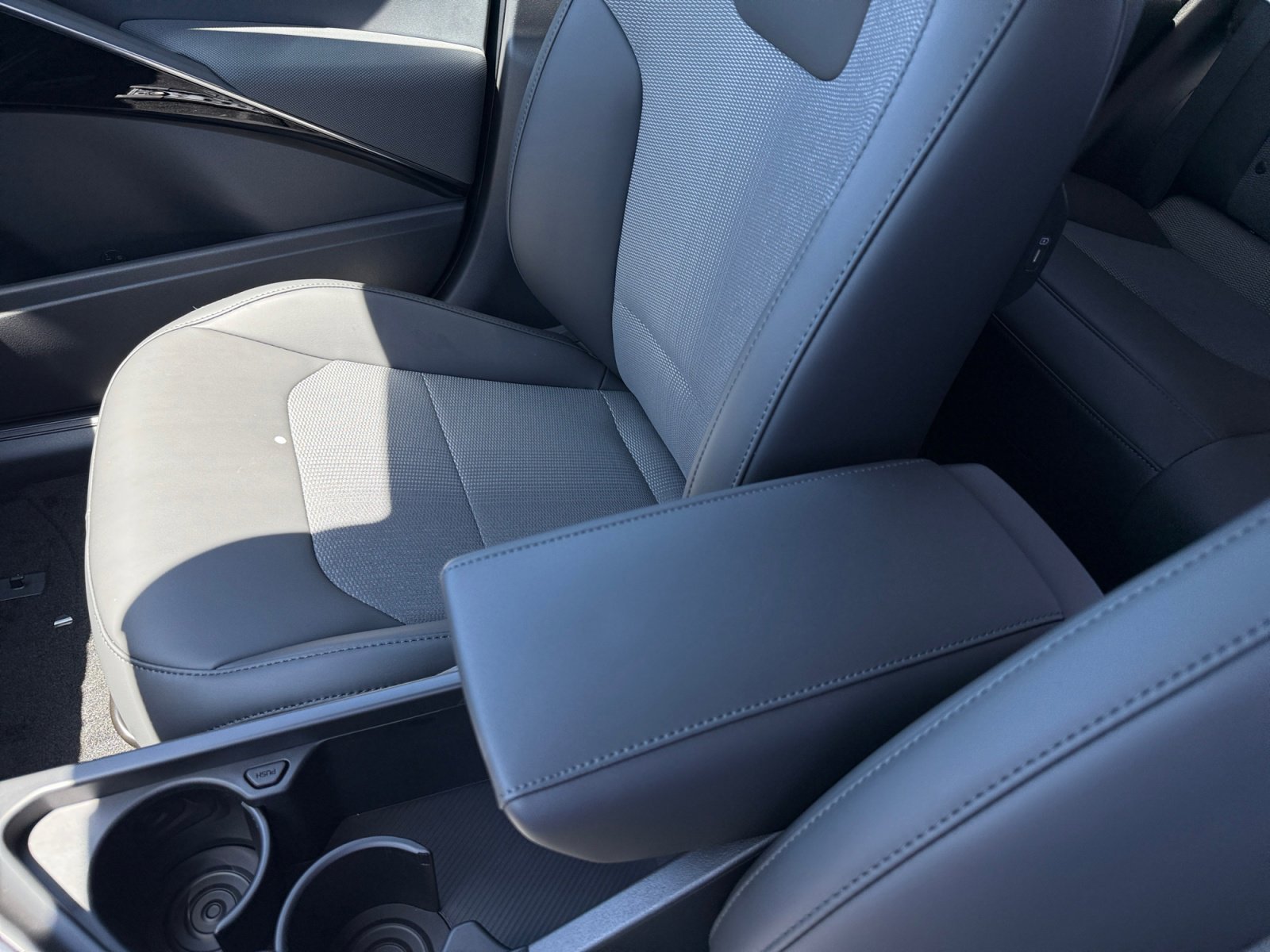 New 2026 Interstellar Gray Kia WIND image 14