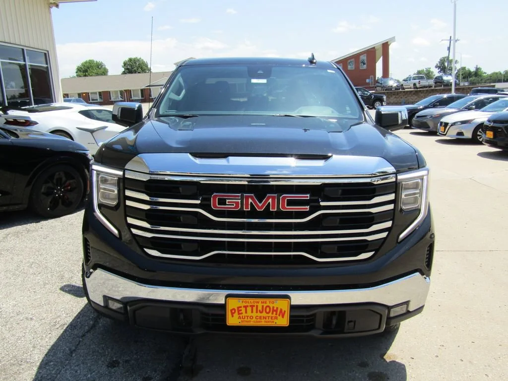 2026 GMC Sierra 1500 SLT - Photo 13