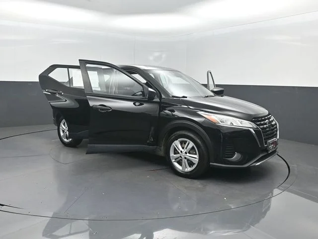 Used 2021 Black Nissan S image 32