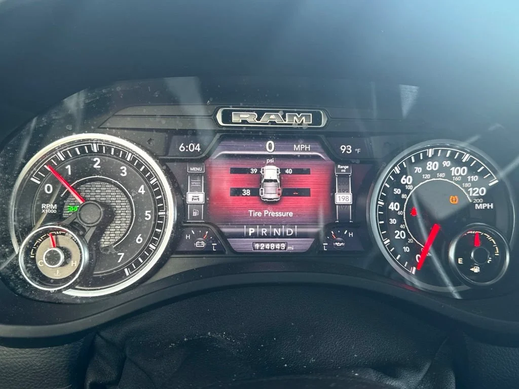 Used 2019 Diamond Black Cry Ram Laramie image 12