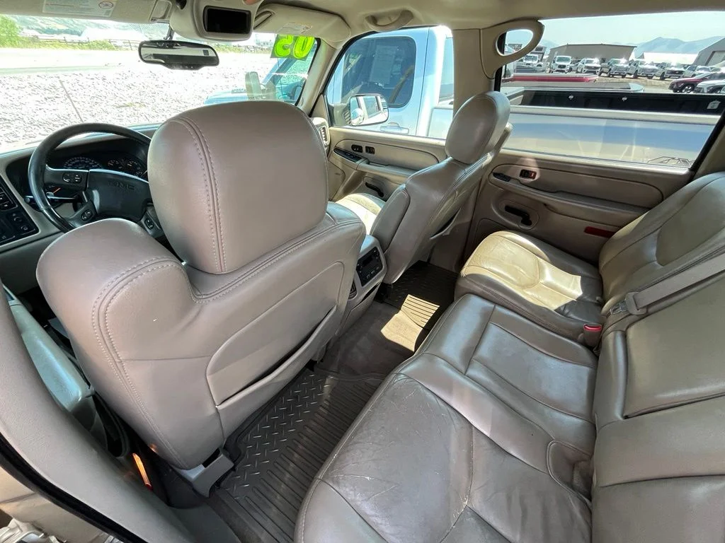 Used 2005 Beige GMC SLT image 15