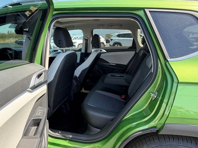 New 2026 Green Volkswagen 1.5T SE image 9