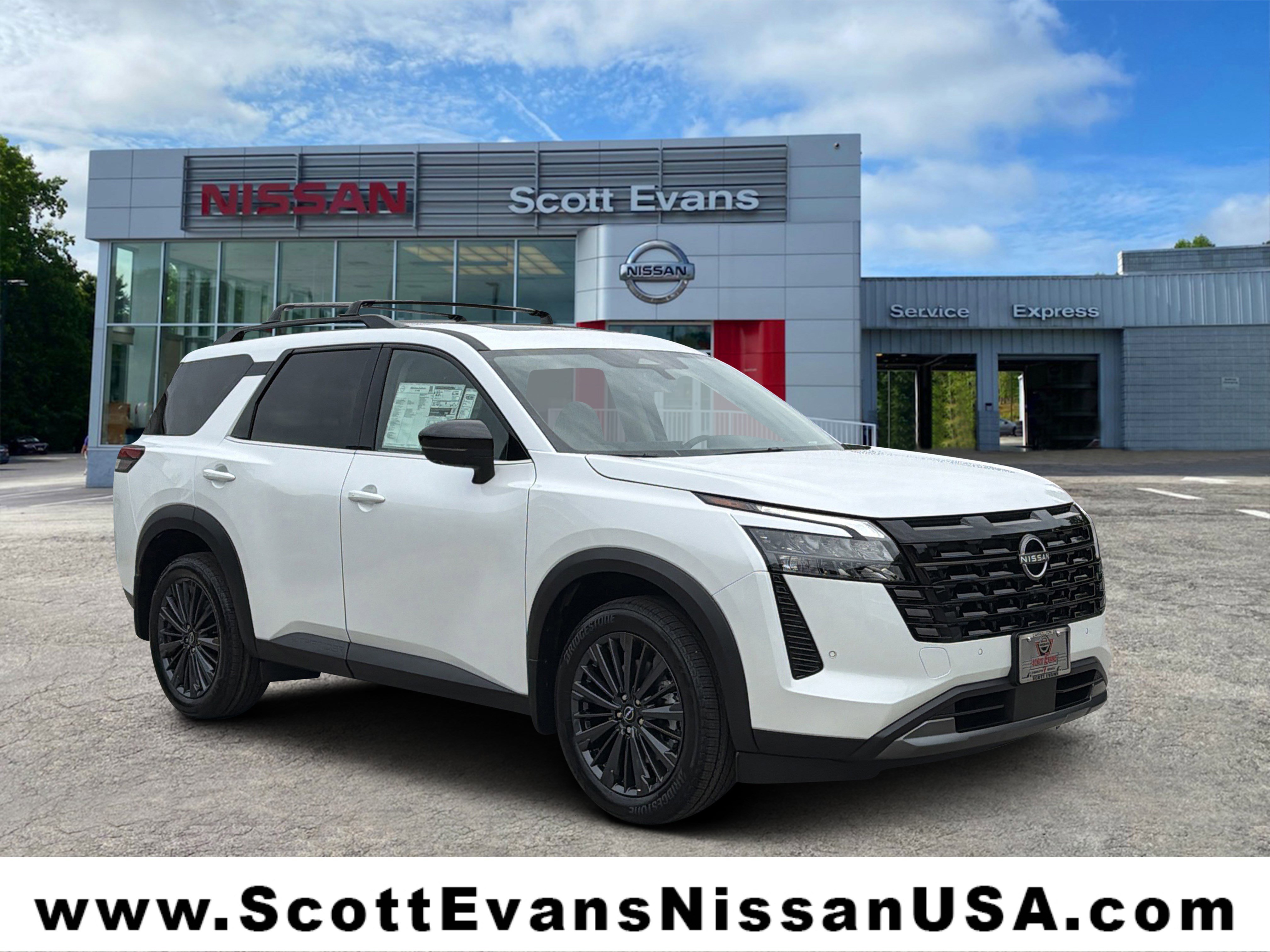 2026 Nissan Pathfinder SL 4WD's photo