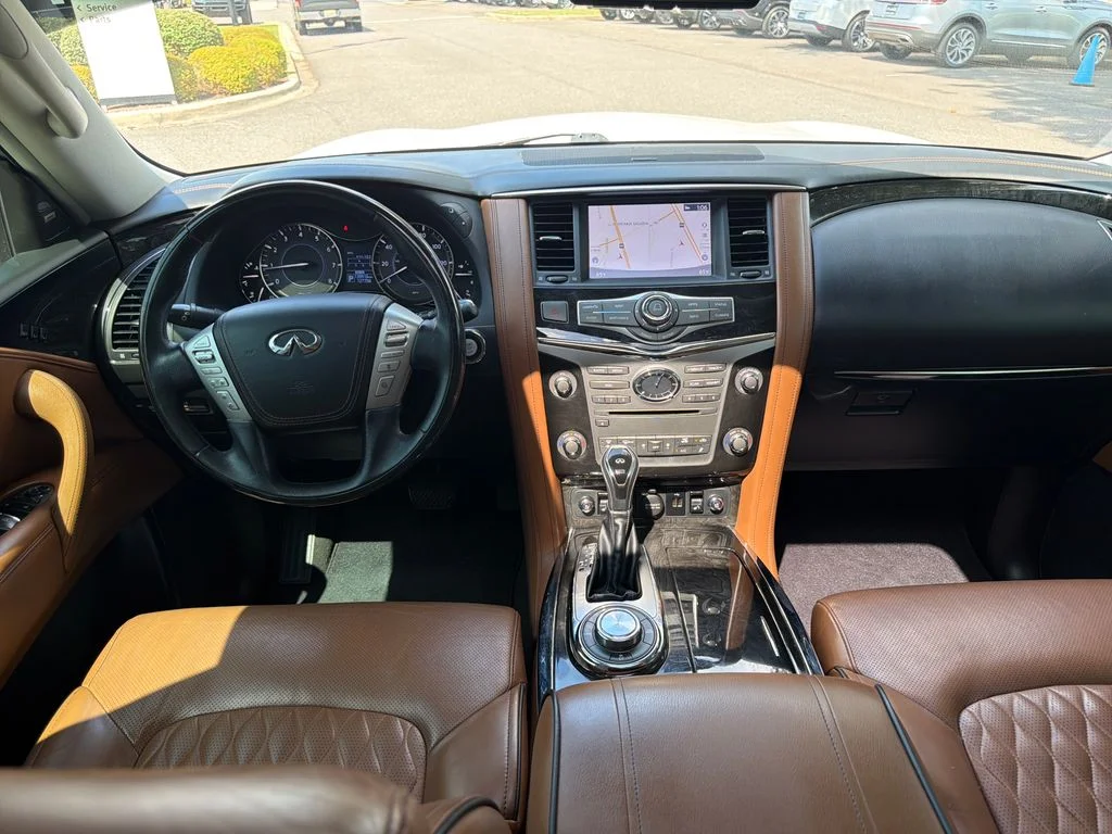 Used 2018 Moonstone White INFINITI  image 2