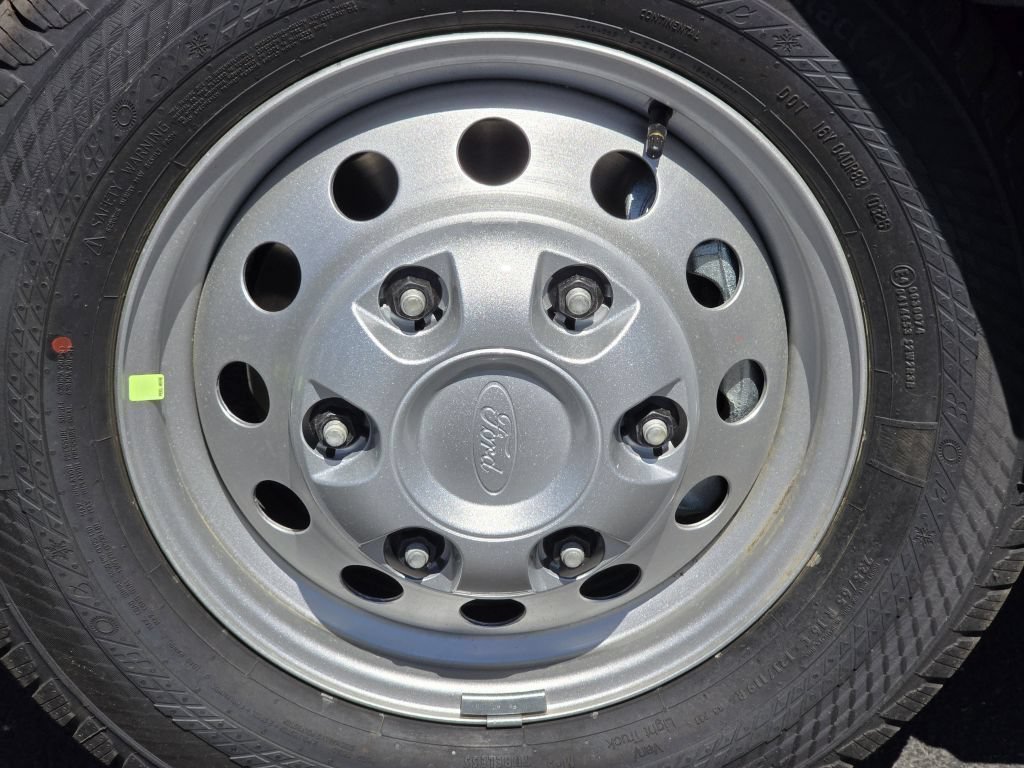 New 2026 Oxford White Ford XL image 25