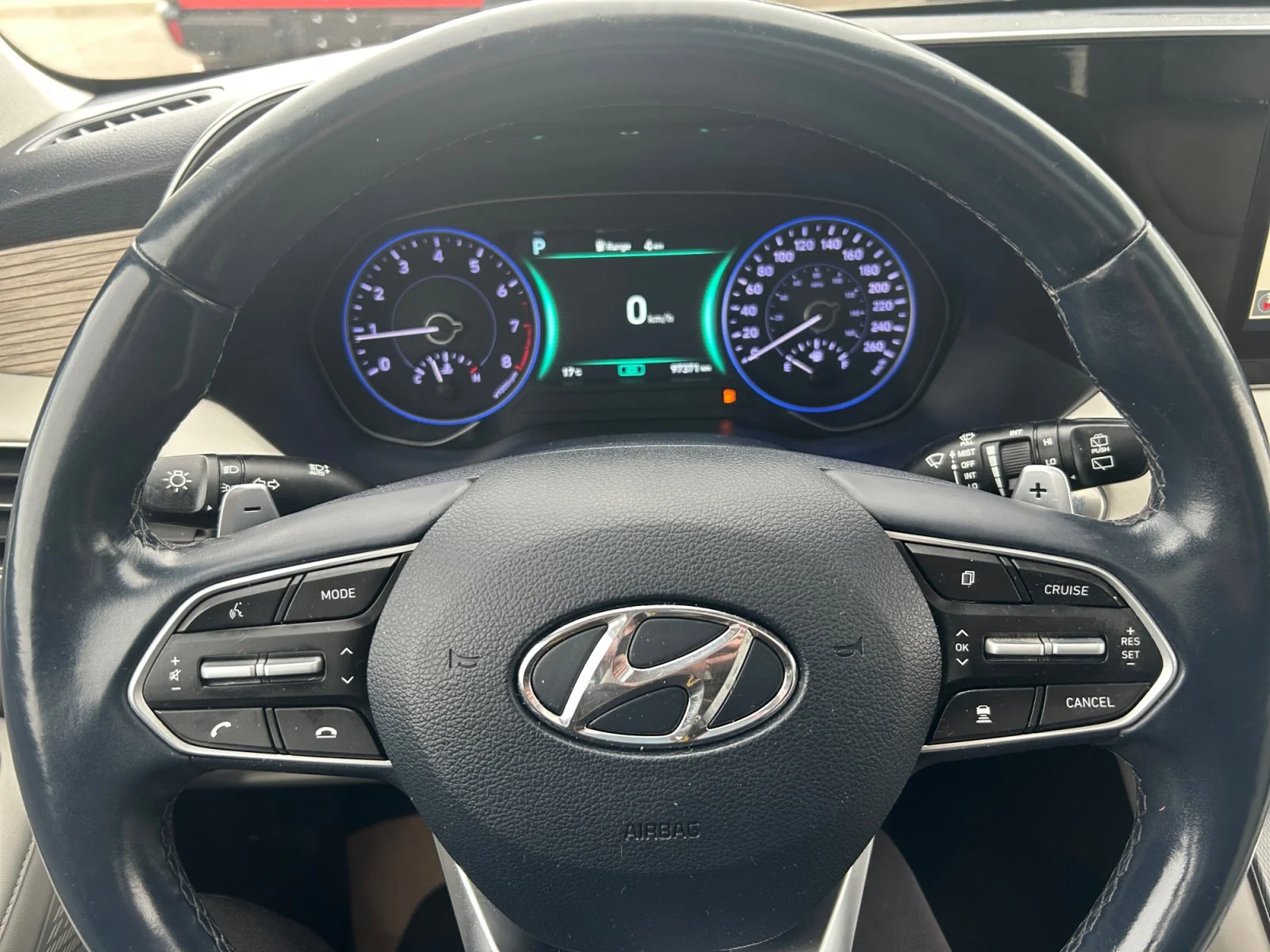 Used 2020 Gray Hyundai Luxury AWD image 23