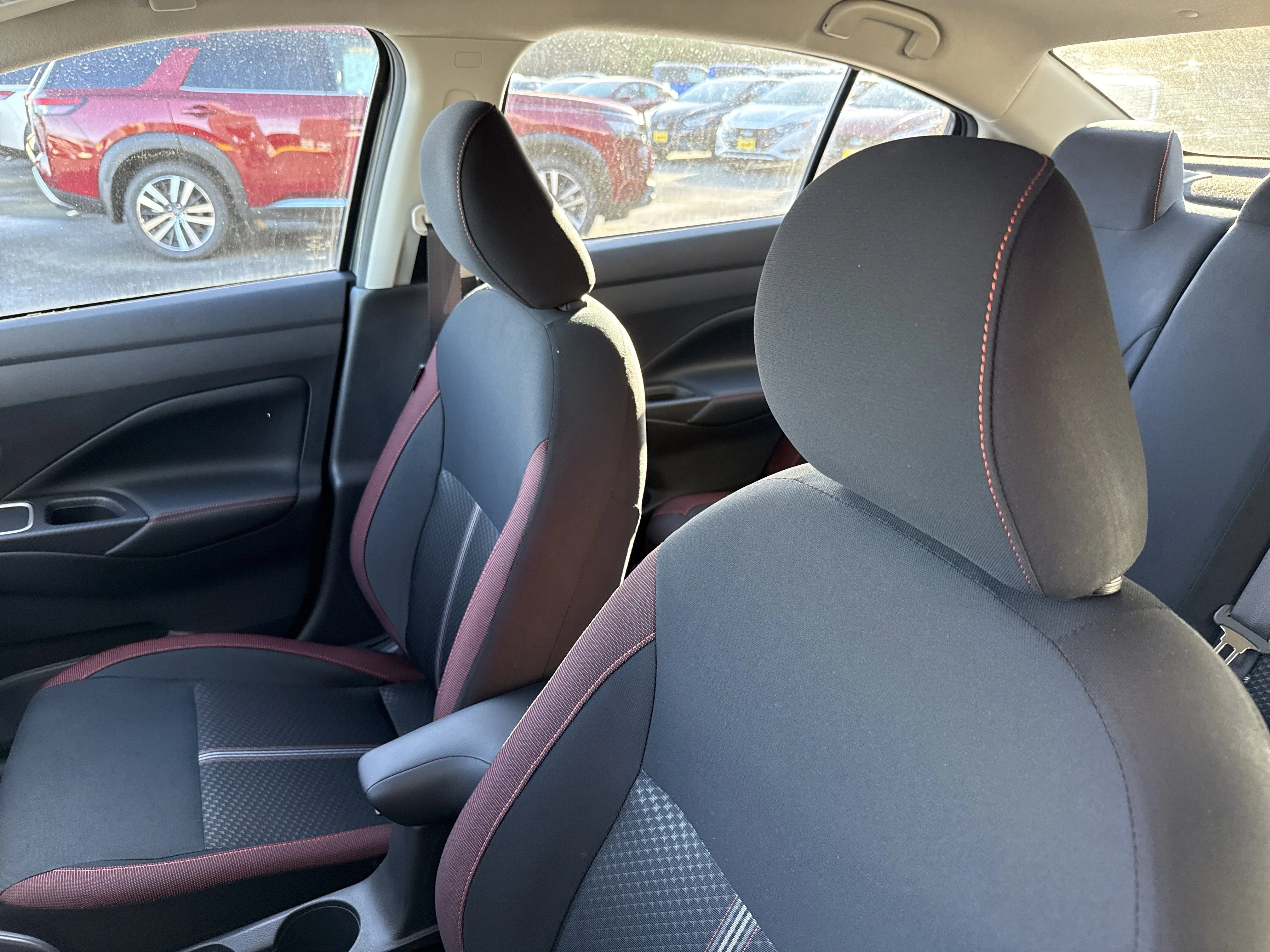 2025 Nissan Versa Sedan SR - Photo 11