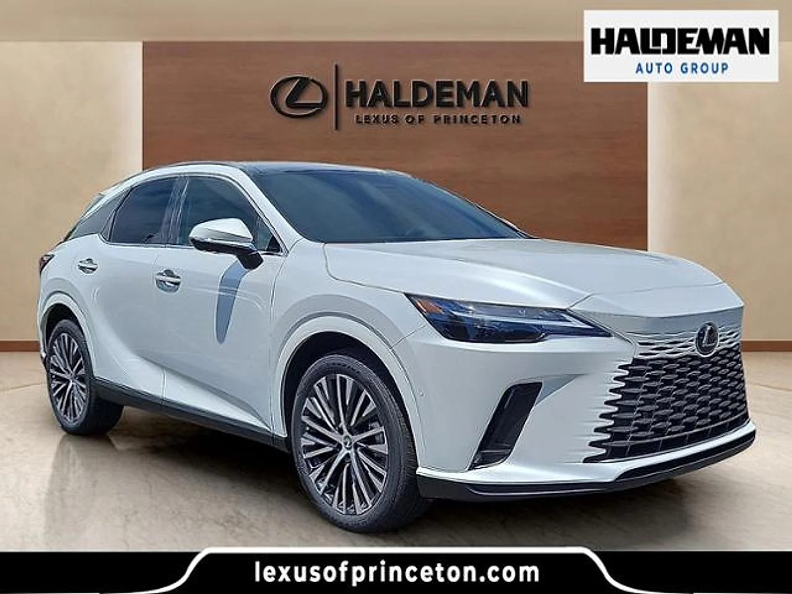 Used 2026 Eminent White Pearl Lexus Premium+ image 1