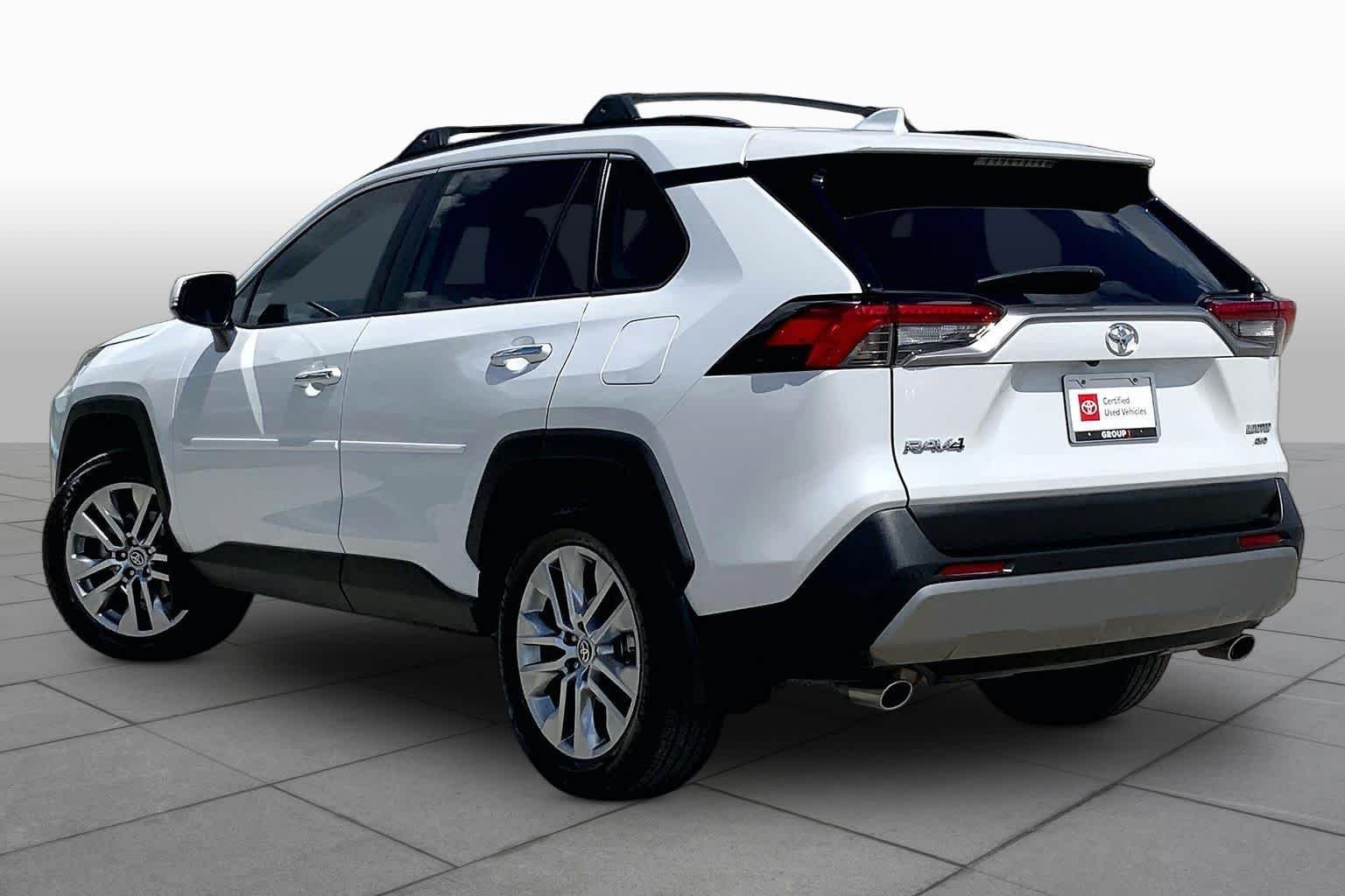 Used 2024 Wind Chill Pearl Toyota Limited image 12