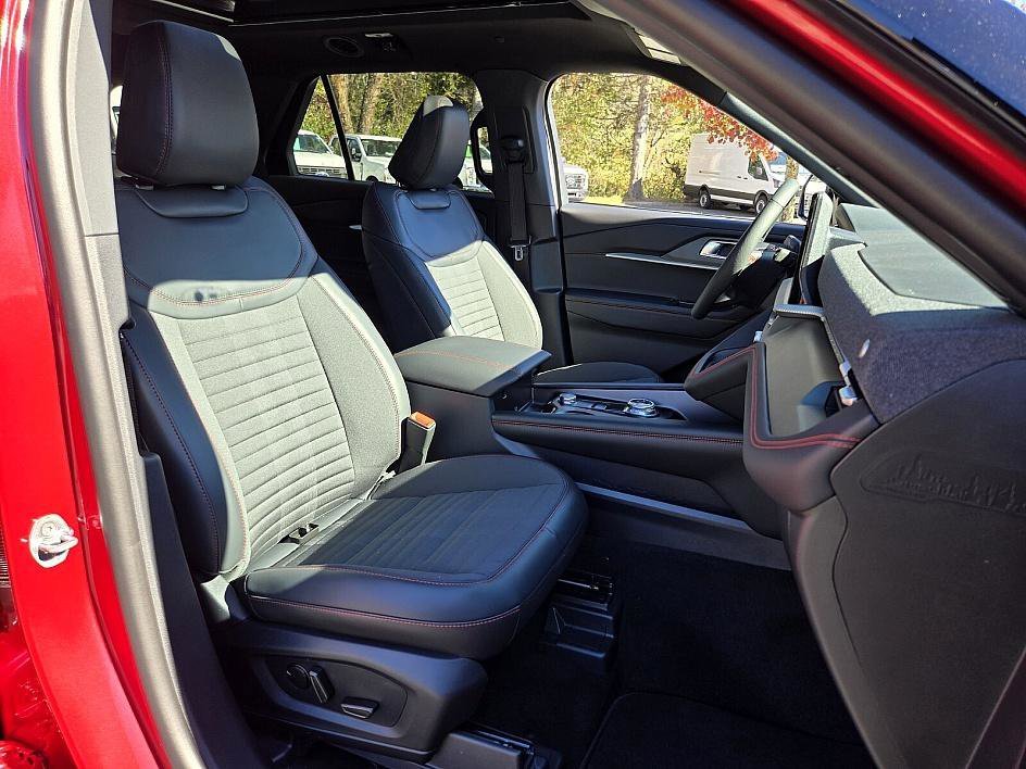 New 2026 Rapid Red Metallic Tinted Clearcoat Ford ST-Line image 18