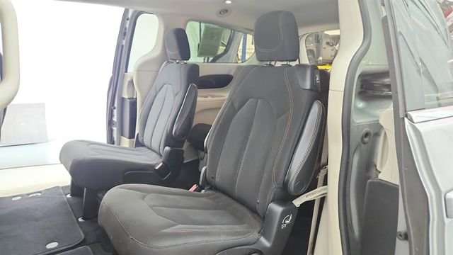 Used 2017 Silver Chrysler Touring image 19