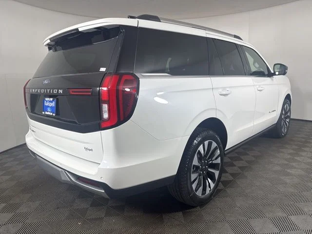 New 2026 Star White Metallic Tri-Coat Ford Platinum image 3