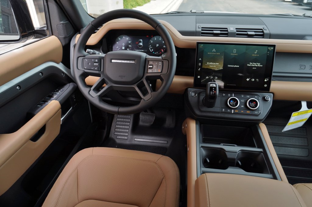 New 2026 Fuji White Land Rover S image 15