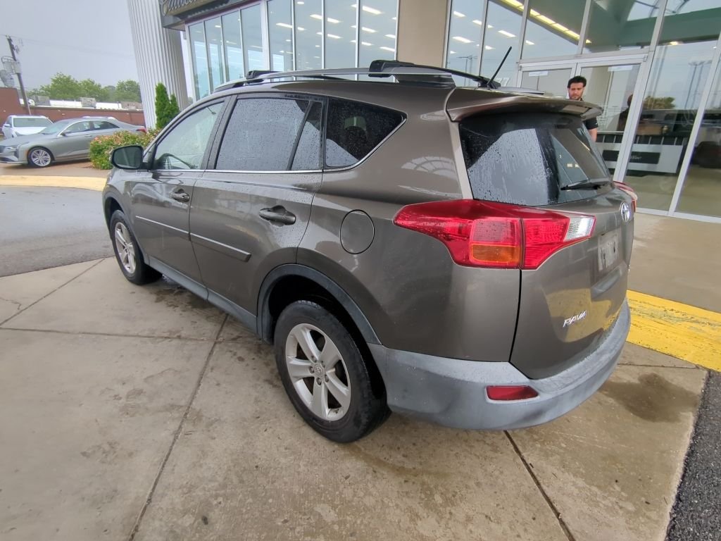 Used 2013 Brown Toyota XLE image 5