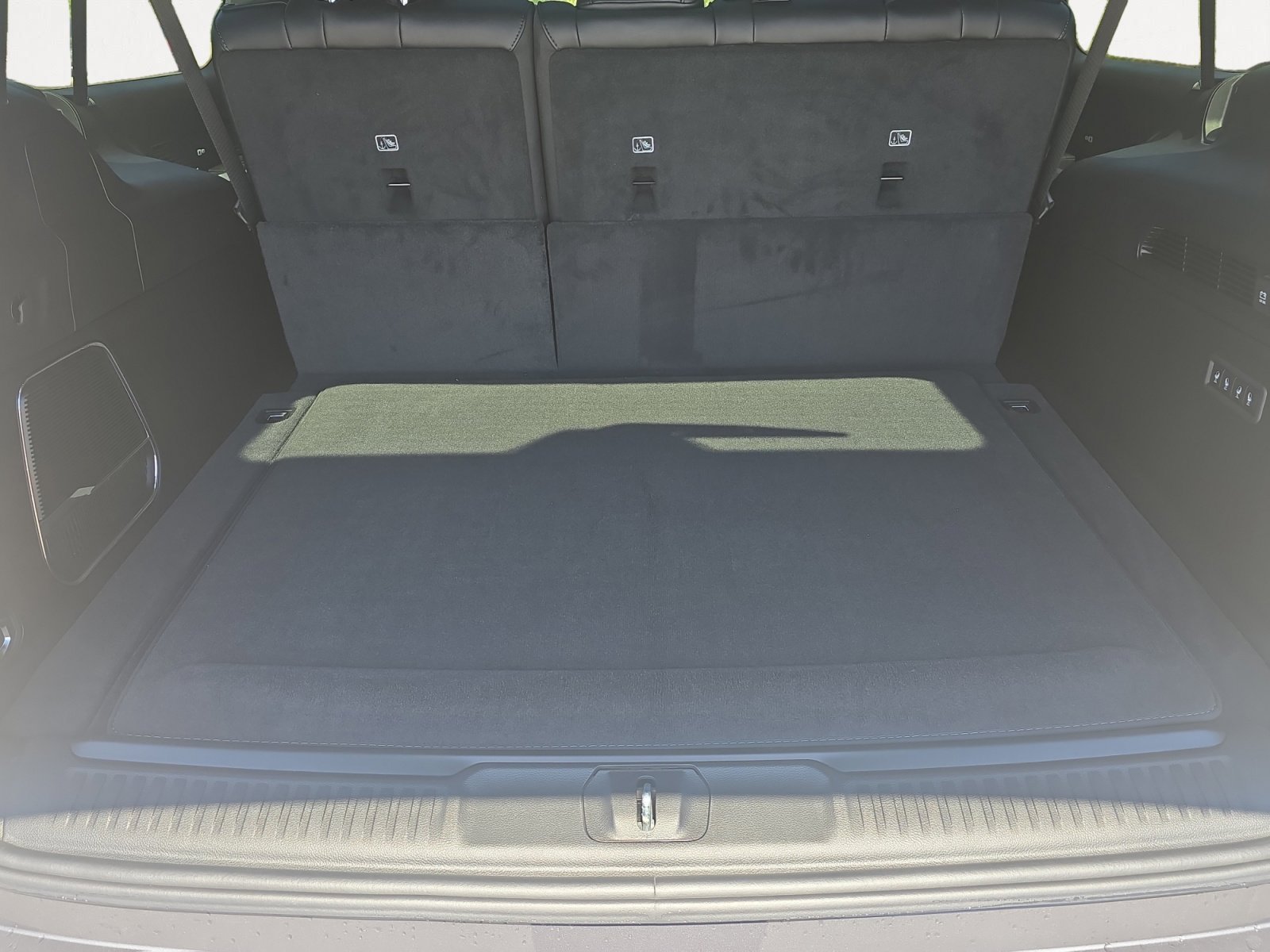 New 2026 Baltic Gray Metallic Clearcoat Jeep Limited Altitude image 12