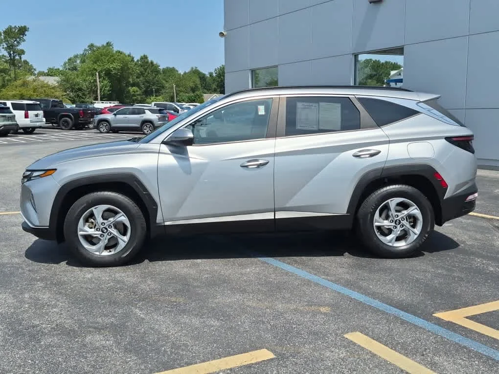 Used 2022 Shimmering Silver Hyundai SEL image 5