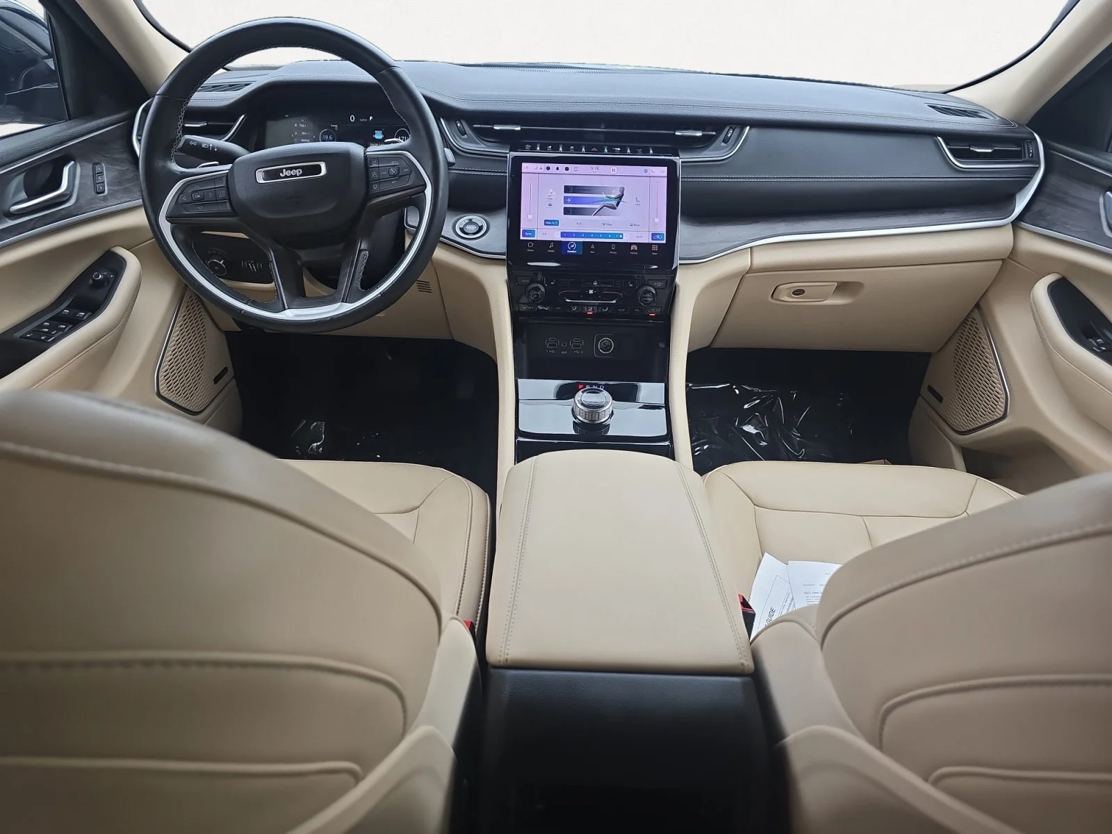 Used 2022 Bright White Clearcoat Jeep Limited image 3