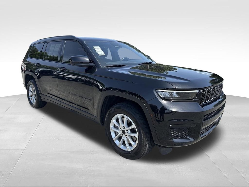 Used 2023 Black Jeep Altitude image 6