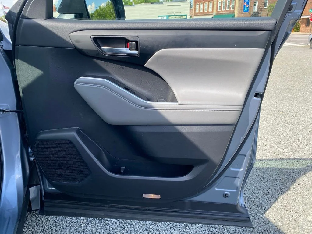 2021 Toyota Highlander XLE - Photo 23