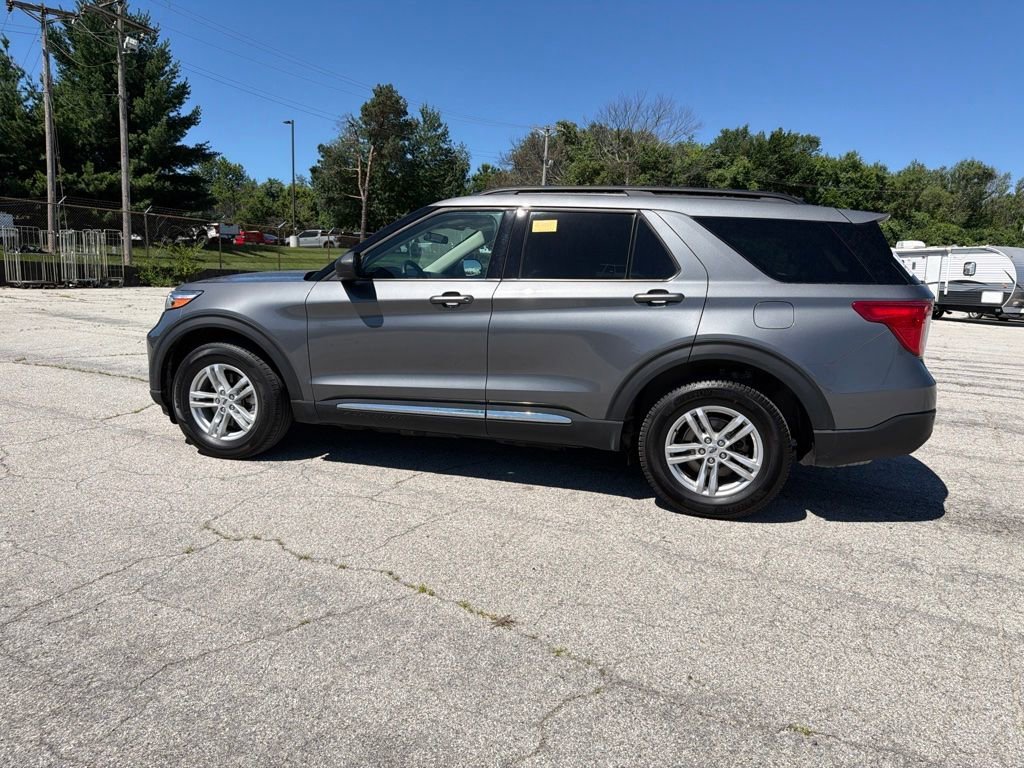 Used 2023 Gray Metallic Ford XLT image 8