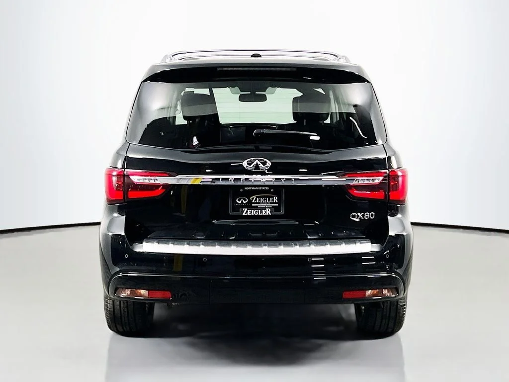Used 2019 Black INFINITI LUXE image 6
