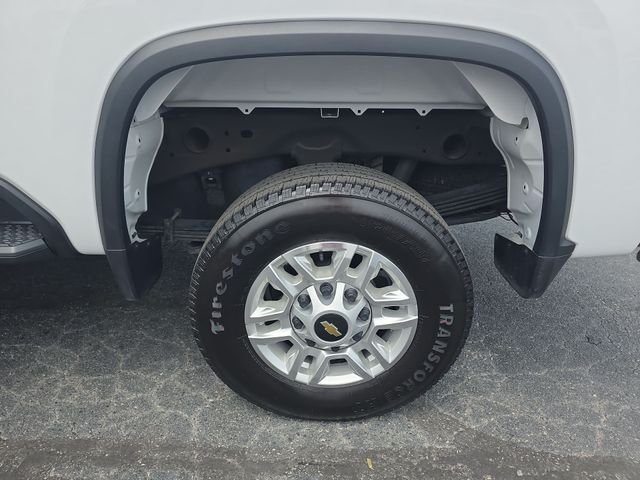 Used 2025 White Chevrolet LT image 34