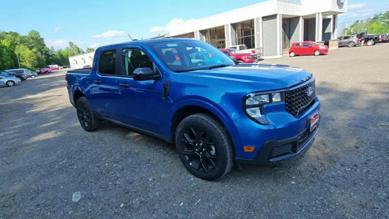 2025 Ford Maverick XLT - Photo 2