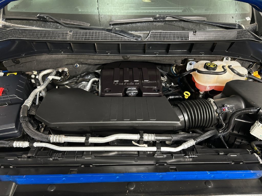 Used 2023 Blue Chevrolet Custom image 19