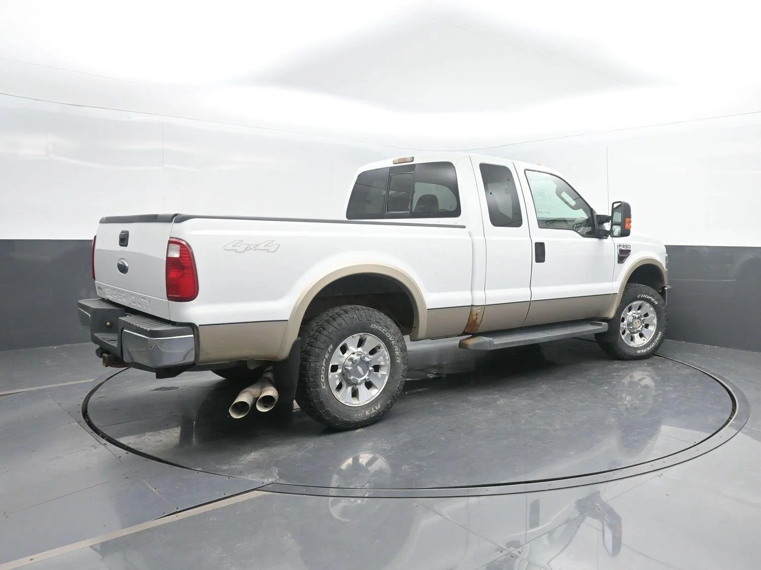 Used 2008 White Ford XL image 3