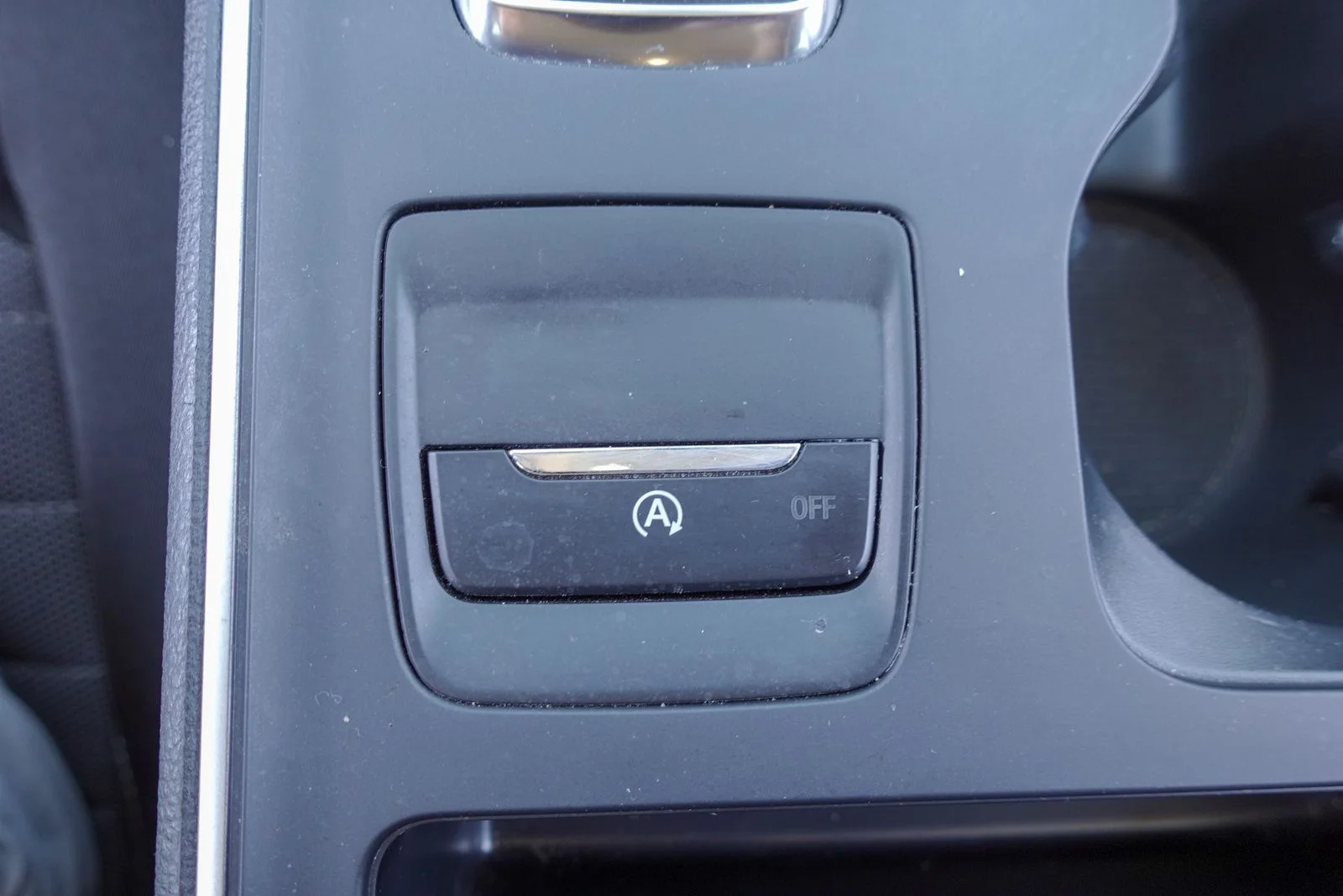 Used 2022 Blue Metallic Ford SE image 21