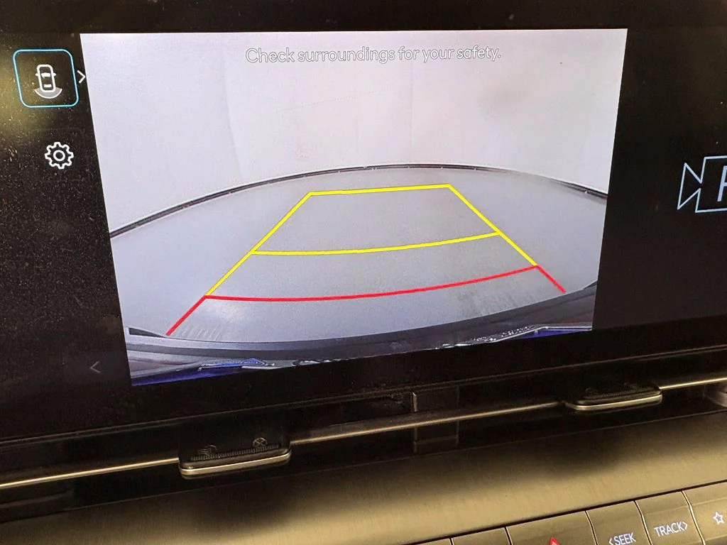 Used 2025 Red Hyundai SEL image 31