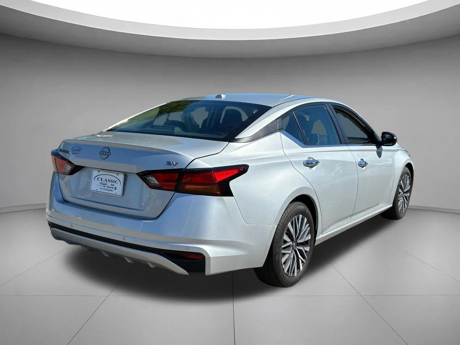 Used 2024 Brilliant Silver Metallic Nissan 2.5 SV image 5