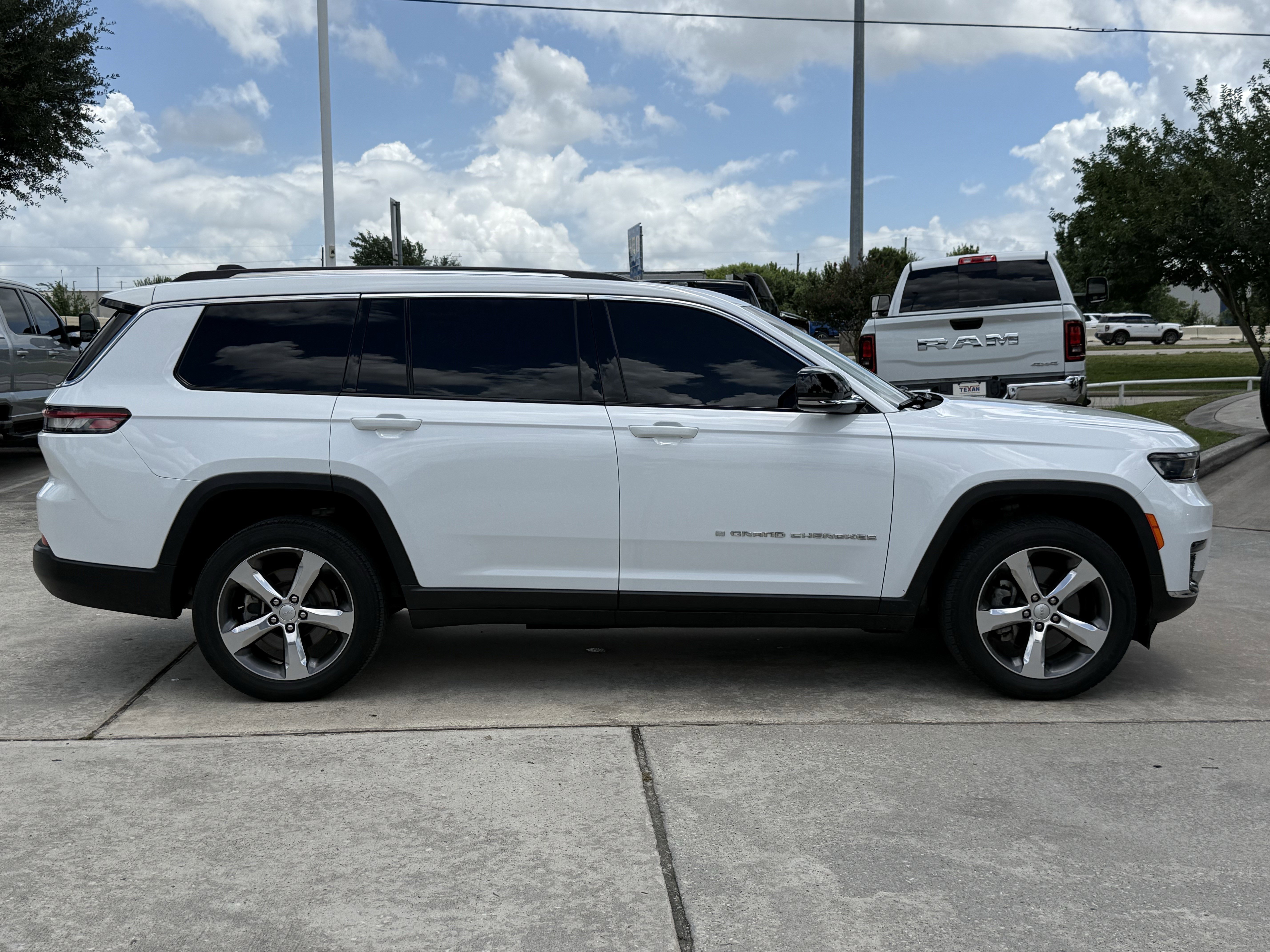 Used 2021 Bright White Clearcoat Jeep Limited image 3