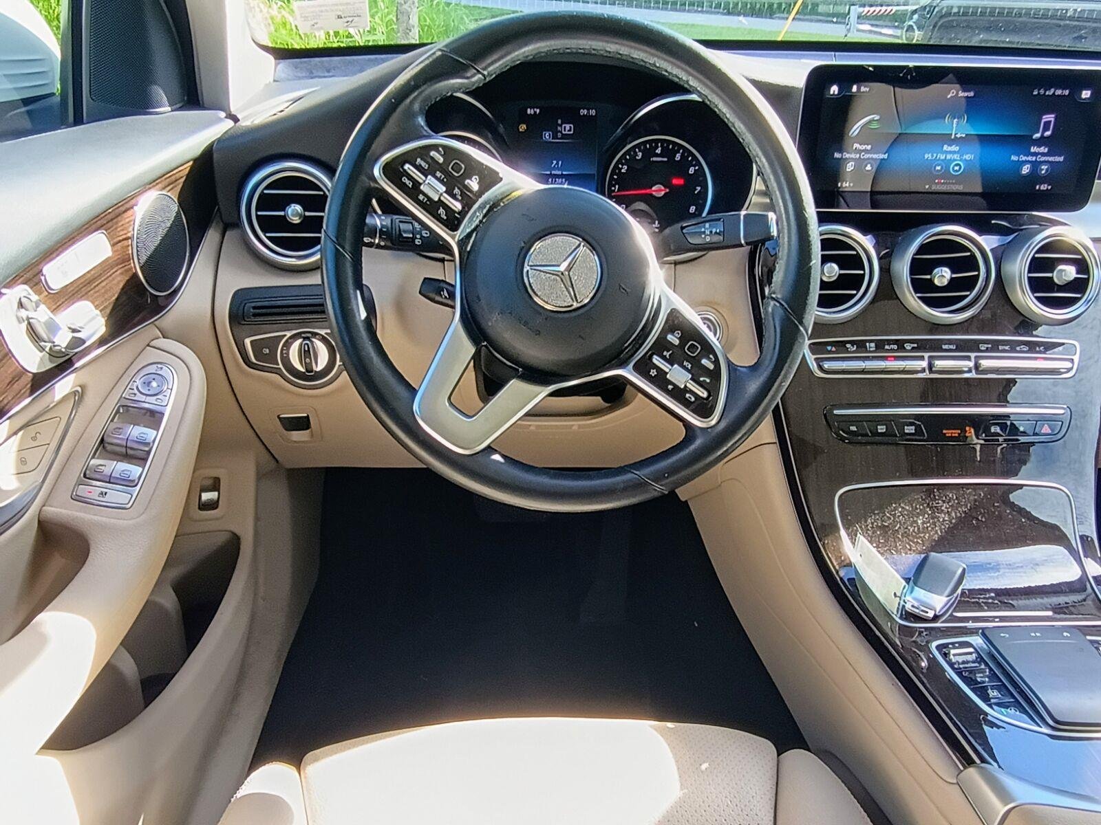 Used 2022 Polar White Mercedes-Benz GLC 300 image 8