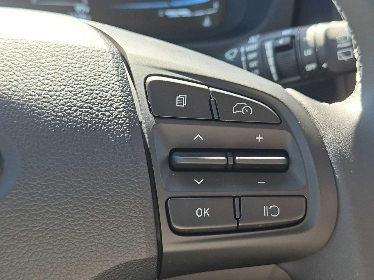 New 2026 Shimmering Silver Hyundai SEL image 23