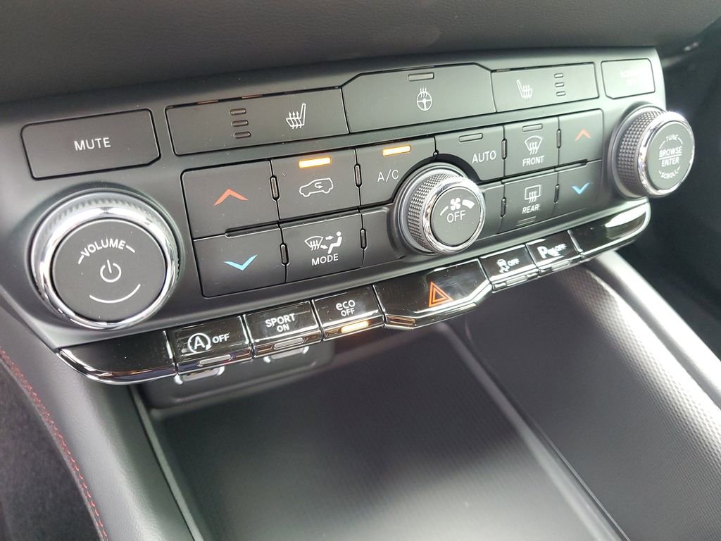 New 2026 Diamond Black Clear-Coat Exterior Paint Dodge GT image 18