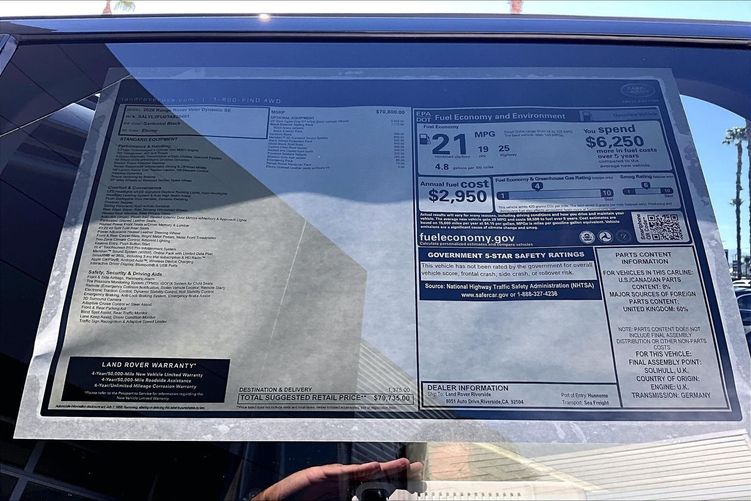New 2026 Santorini Black Land Rover Dynamic SE image 14