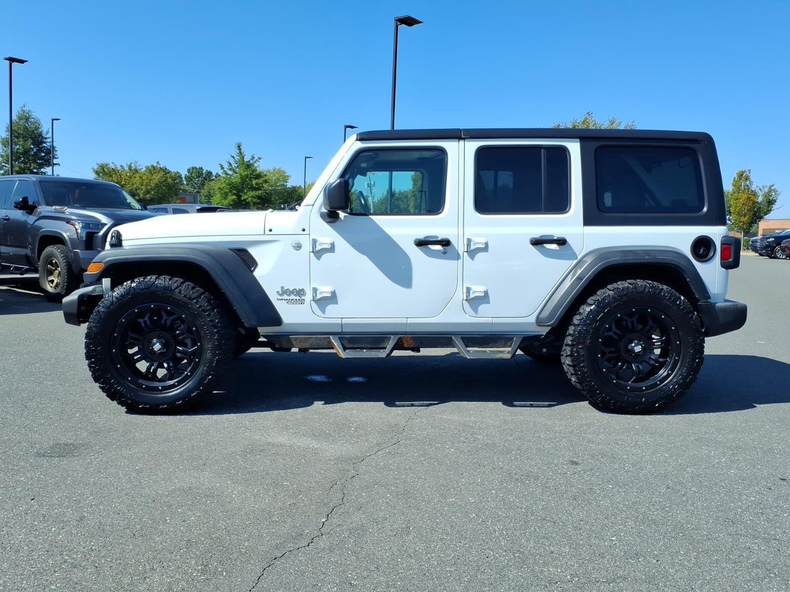 Used 2018 Bright White Clearcoat Jeep Sport S image 3