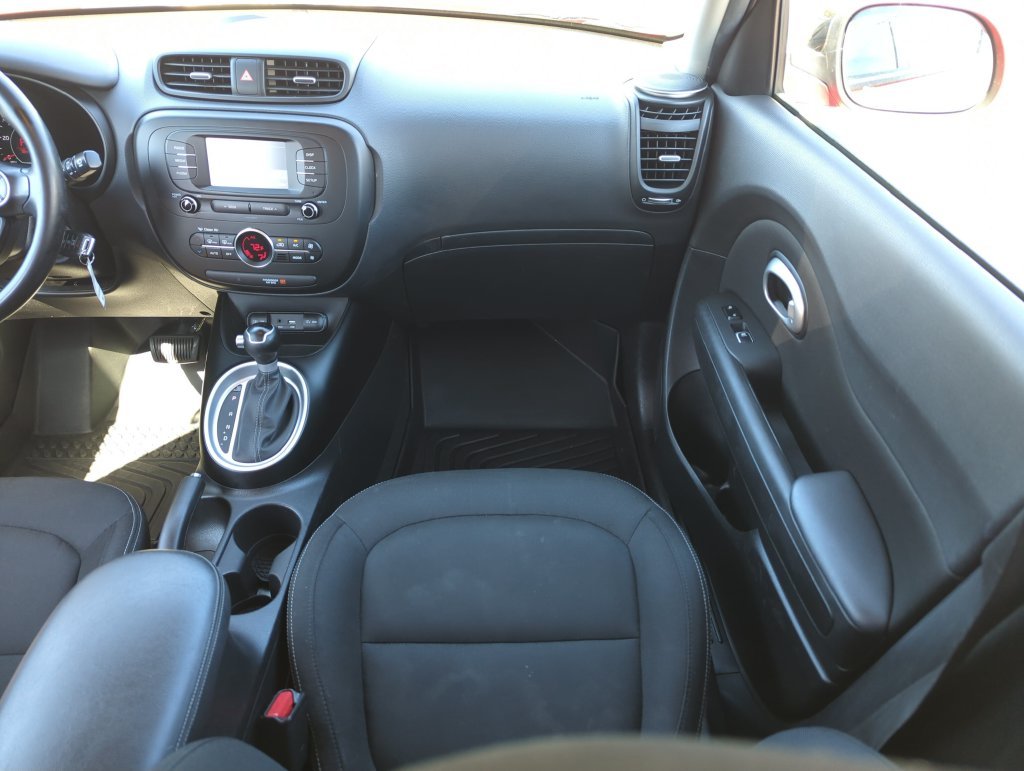 Used 2017 Red Kia Plus image 16