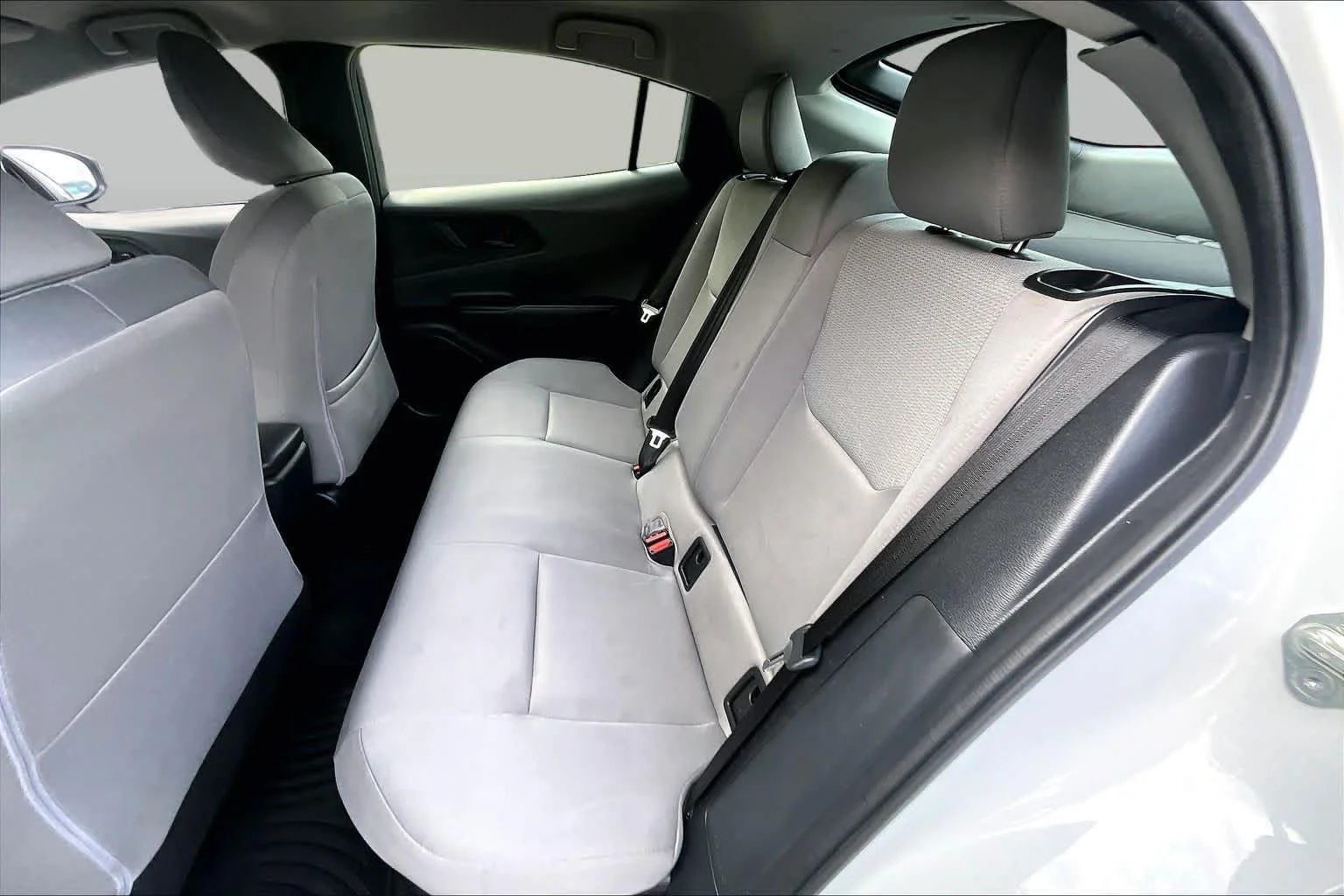 Used 2024 Wind Chill Pearl Toyota LE image 19