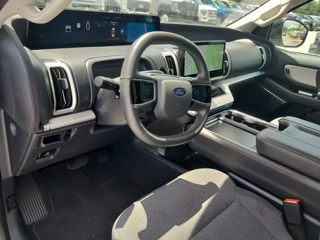 Used 2025 White Ford Active image 20