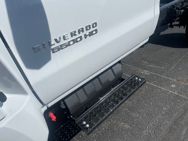 New 2024 Summit White Chevrolet Work Truck image 16