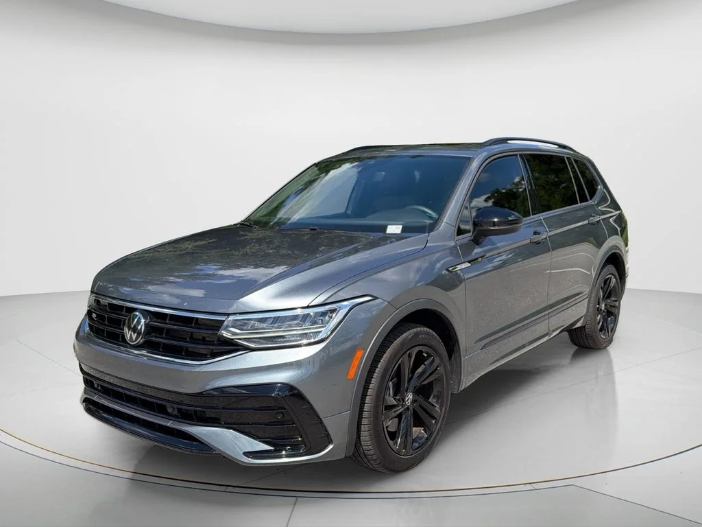 2024 Volkswagen Tiguan 2.0T SE R-Line Black's photo