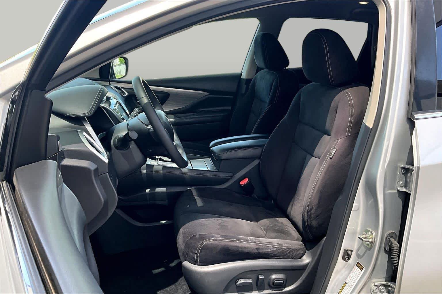 Pre-Owned 2016 Nissan Murano SV