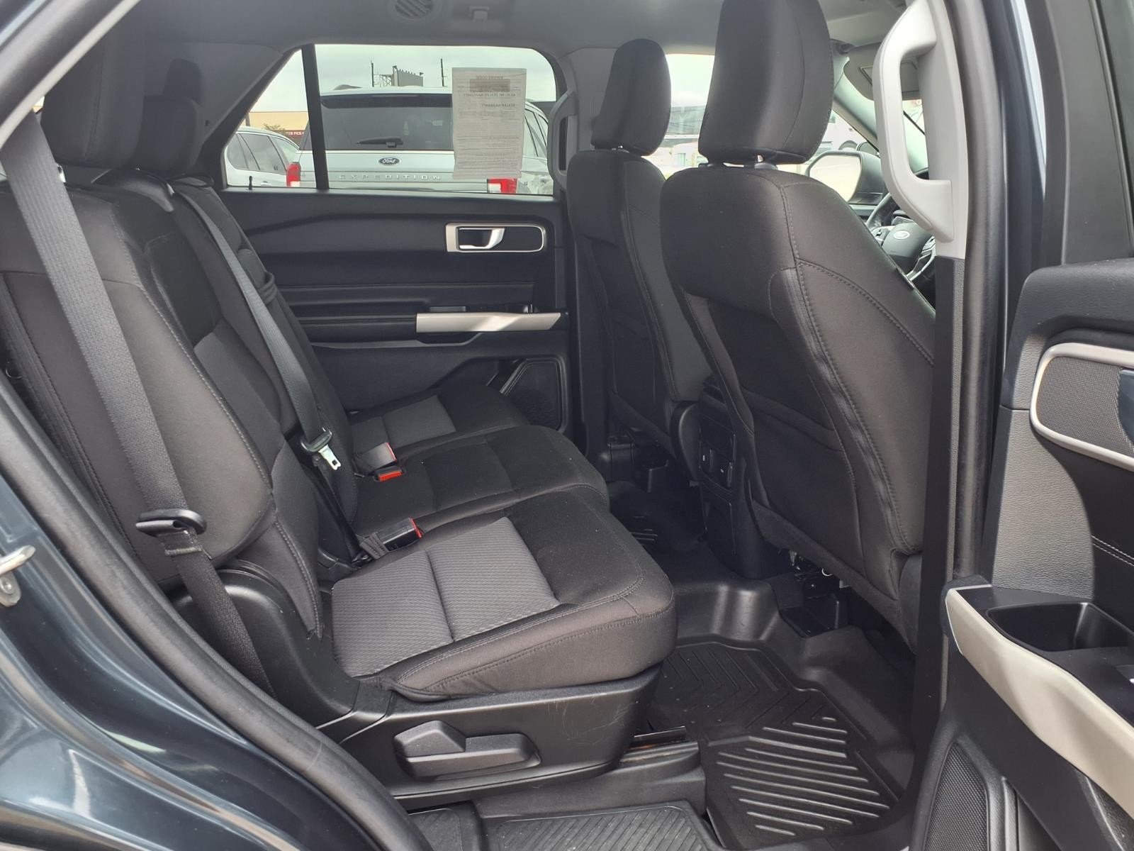 2022 Ford Explorer photo 13 of 26